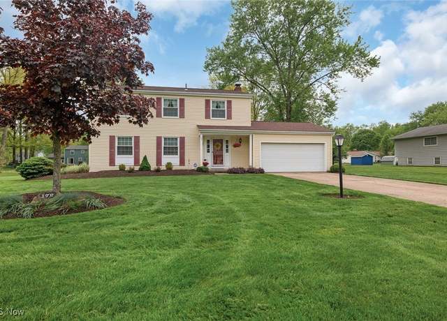 Property at 172 Bayberry Dr, Northfield, OH 44067, 4 beds, 2.5 baths