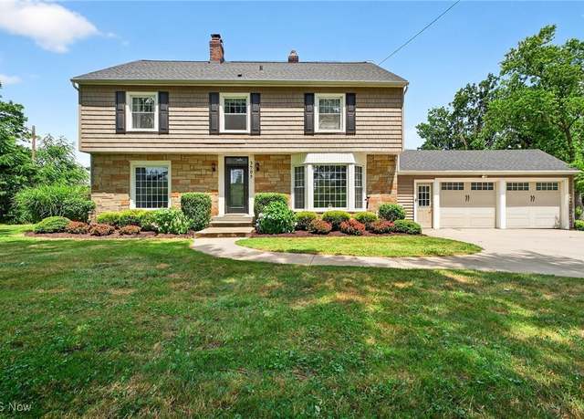 Property at 3905 Greenwich Rd, Norton, OH 44203, 4 beds, 2.5 baths