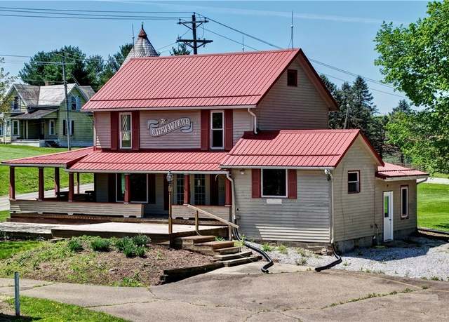 Property at 14875 Navarre Rd SW, Wilmot, OH 44689, 3 beds, 2 baths