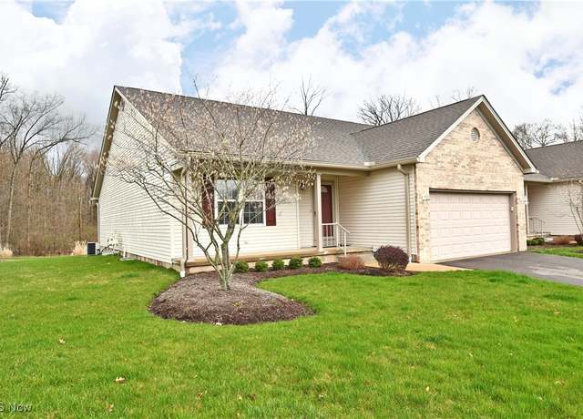 Property at 1045 Villa Pl, Girard, OH 44420, 2 beds, 2.5 baths