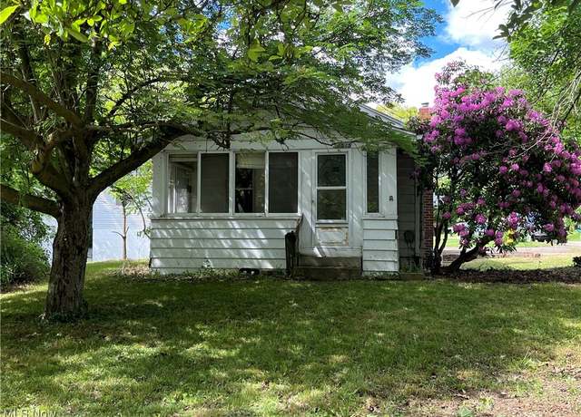 Property at 1515 Grand Blvd, Barberton, OH 44203, 2 beds, 1 bath