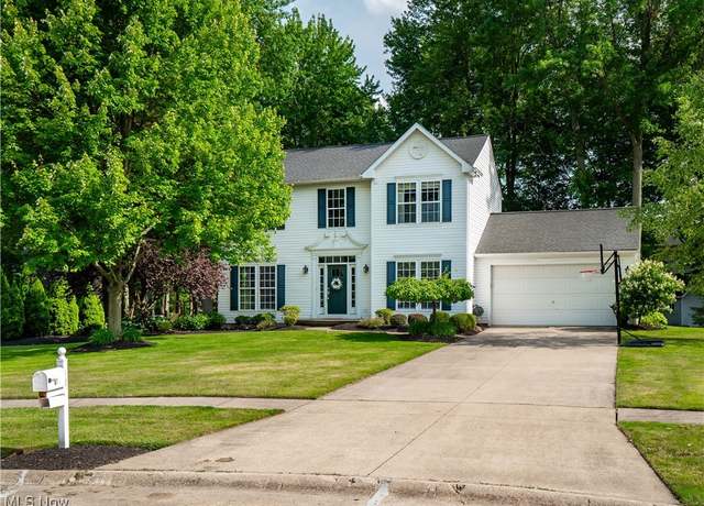 Property at 34021 Hickory Ct, Avon, OH 44011, 3 beds, 3.5 baths
