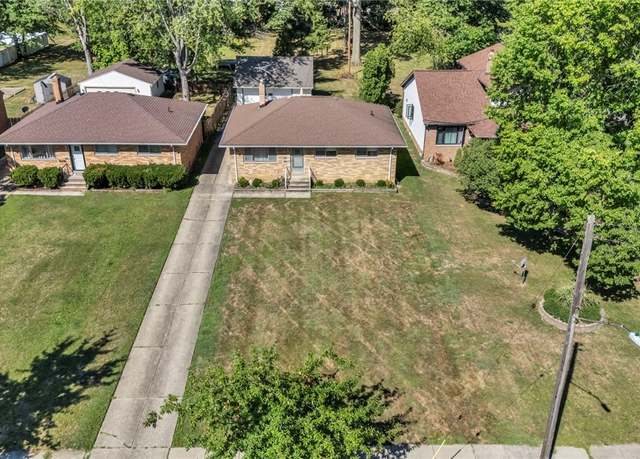 Property at 426 E 266th St, Euclid, OH 44132, 3 beds, 2 baths