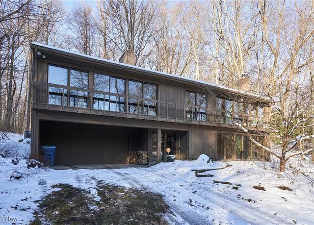 Property at 4721 Copley Rd, Akron, OH 44321, 3 beds, 3 baths