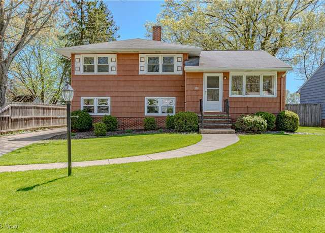Property at 11153 Stoneham Rd, Parma Heights, OH 44130, 3 beds, 1 bath