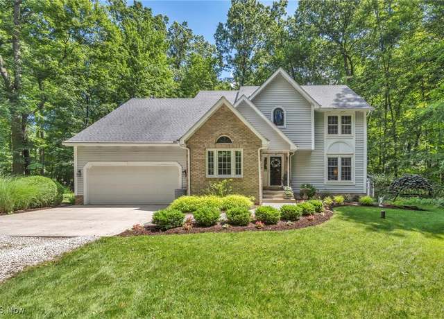 Property at 949 S Medina Line Rd, Wadsworth, OH 44281, 4 beds, 2.5 baths