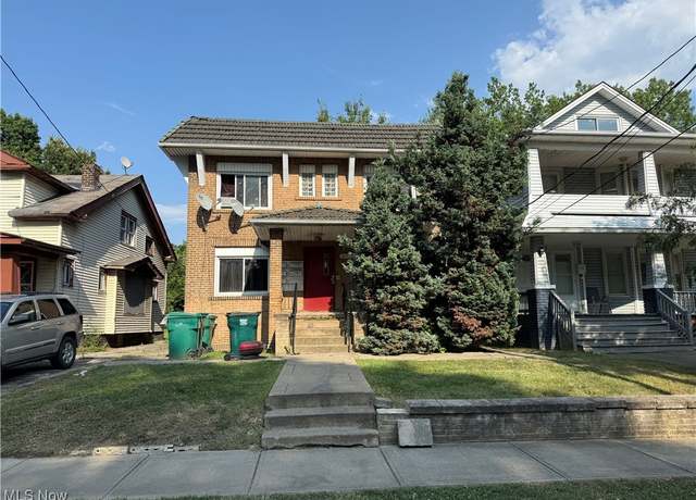 Property at 871 E 141st St, Cleveland, OH 44110, 11 beds, 7 baths