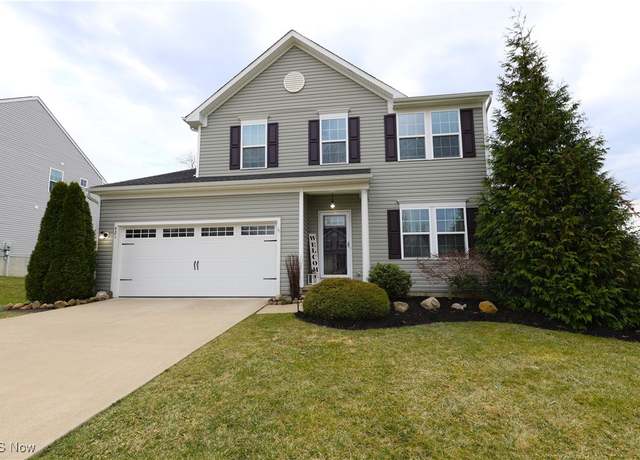 Property at 421 Dalton Dr, Wadsworth, OH 44281, 4 beds, 2.5 baths
