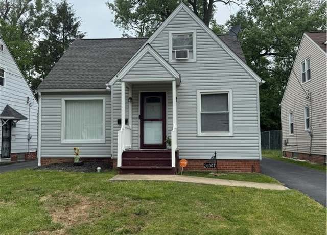 Property at 20007 Sunset Dr, Warrensville Heights, OH 44122, 3 beds, 1 bath