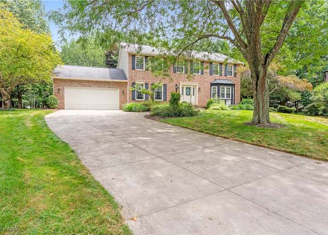 Property at 6457 Beckleigh Cir NW, Canton, OH 44708, 4 beds, 2.5 baths