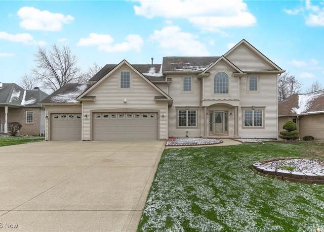 Property at 13863 Cartwright Pkwy, Strongsville, OH 44136, 4 beds, 3.5 baths