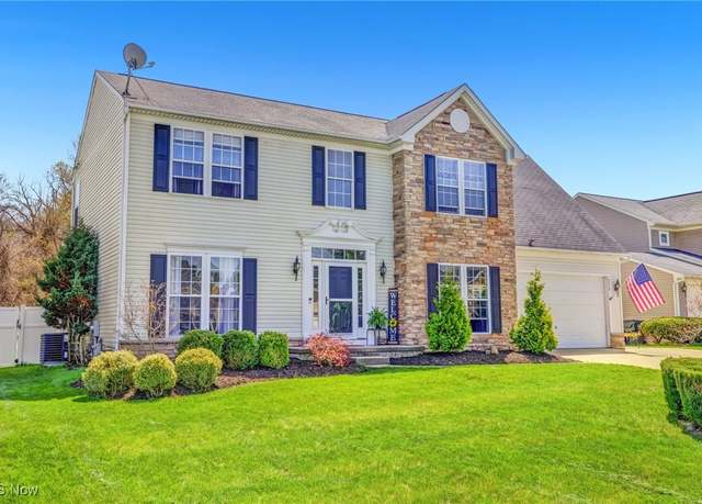 Property at 4512 Vista Cir, Kent, OH 44240, 4 beds, 3 baths