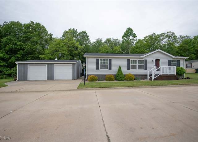 Property at 5725 Joleda Dr SW, Canton, OH 44706, 2 beds, 2 baths