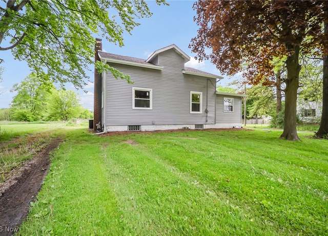 Property at 4241 Greenville Rd, Cortland, OH 44410, 3 beds, 2 baths