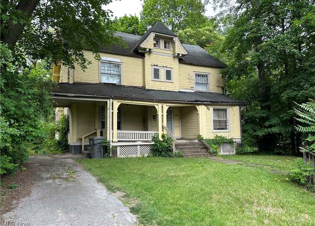 Photo of 34 Illinois Ave, Youngstown, OH 44505