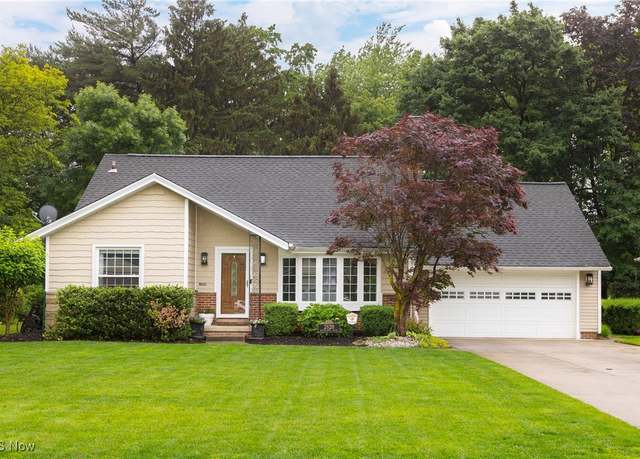 Property at 2820 Wildflower Dr, Rocky River, OH 44116, 4 beds, 3 baths