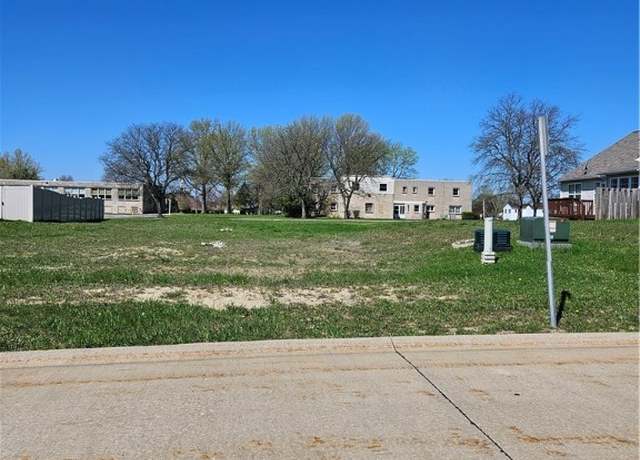 Property at 389 Hubbell Cir, Bedford, OH 44146