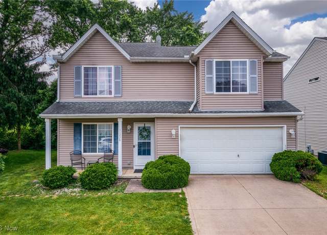 Property at 1122 Oxford Cir, Akron, OH 44312, 3 beds, 2.5 baths