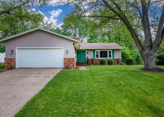 Property at 870 Andrews Rd, Medina, OH 44256, 4 beds, 2.5 baths