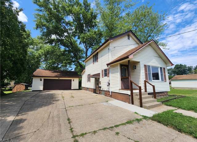 Property at 218 Scott Ave, Niles, OH 44446, 3 beds, 2 baths