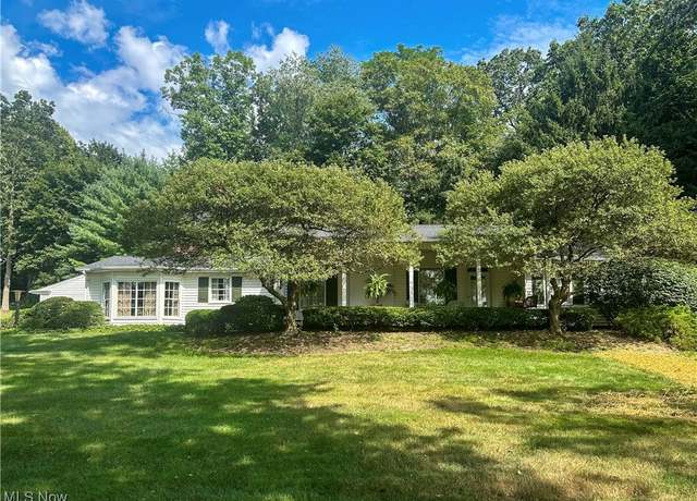 Property at 8454 Hunters Trl, Warren, OH 44484, 3 beds, 3 baths