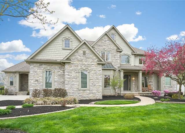 Property at 390 Club Dr W, Aurora, OH 44202, 4 beds, 4.5 baths