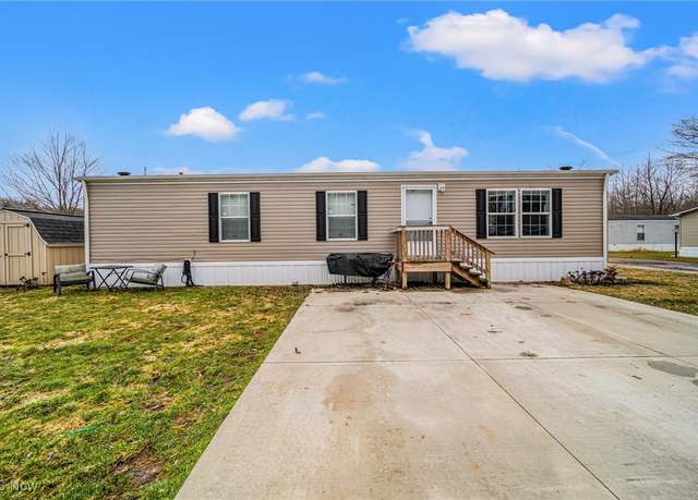 Property at 144 W Monroe Cir, Jefferson, OH 44047, 3 beds, 2 baths