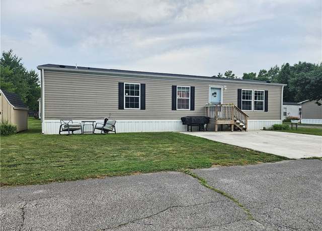 Property at 144 W Monroe Cir, Jefferson, OH 44047, 3 beds, 2 baths