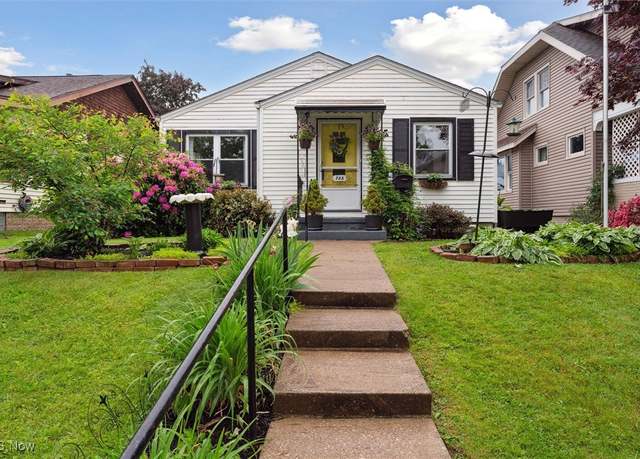Property at 735 Rotch Ave NE, Massillon, OH 44646, 2 beds, 1.5 baths