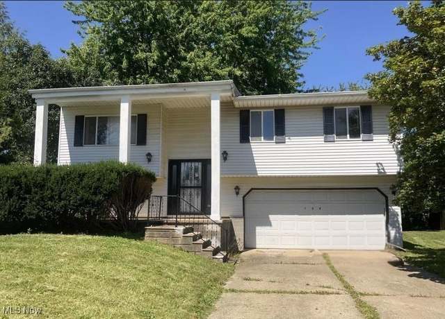 Property at 134 California Dr, Elyria, OH 44035, 3 beds, 1.5 baths