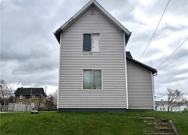 Property at 804 Marion Ave SW, Canton, OH 44707, 5 beds, 2.5 baths
