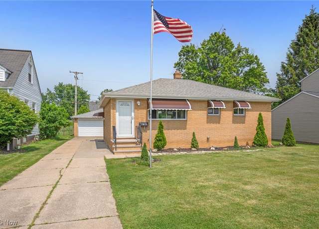 Property at 233 E 305th St, Willowick, OH 44095, 3 beds, 2 baths