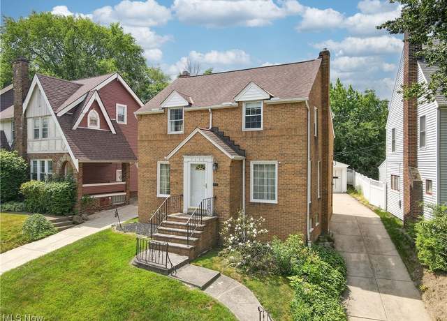Property at 3698 Washington Blvd, University Heights, OH 44118, 3 beds, 1.5 baths