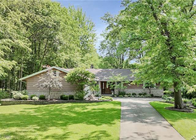 Property at 9127 Fair Meadow Pl, Strongsville, OH 44149, 3 beds, 2.5 baths