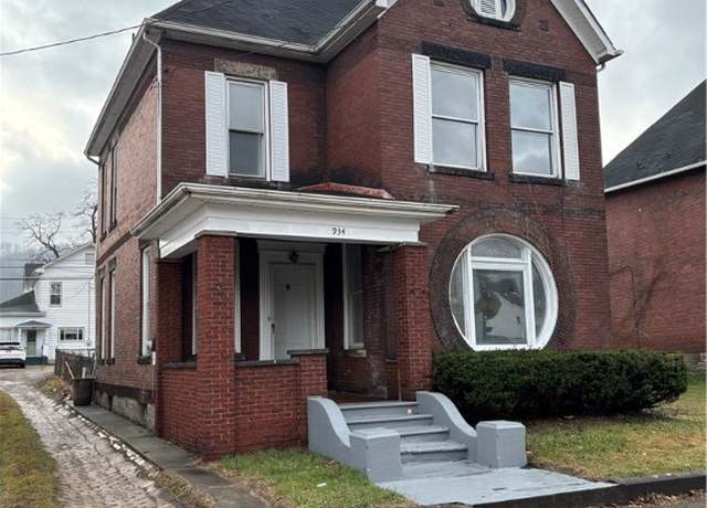 Property at 934 Main St, Wellsville, OH 43968, 3 beds, 1.5 baths