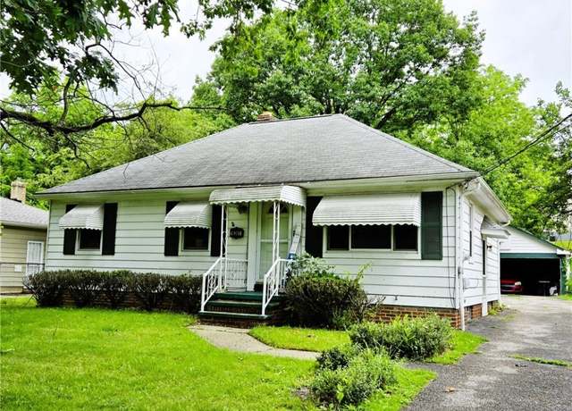 Property at 16241 Glenburn Ave, Maple Heights, OH 44128, 3 beds, 1 bath