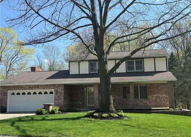 Property at 307 Great Oaks Trl, Wadsworth, OH 44281, 4 beds, 2.5 baths