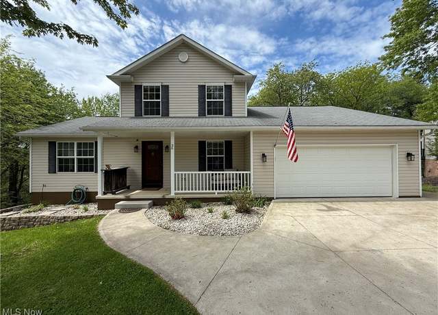 Property at 36 Choctaw Trl, Malvern, OH 44644, 3 beds, 2.5 baths