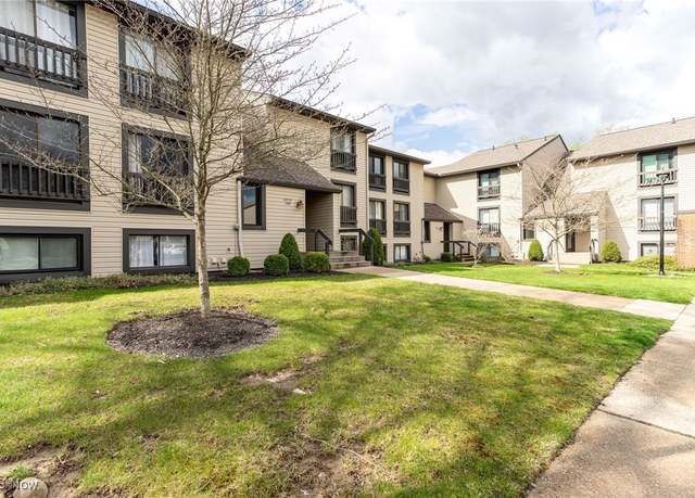 Property at 6270 Greenwood #402, Northfield, OH 44067, 1 bed, 1 bath