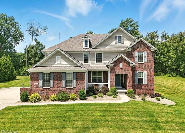 Property at 10206 Woodlands Dr, Brecksville, OH 44141, 5 beds, 4 baths
