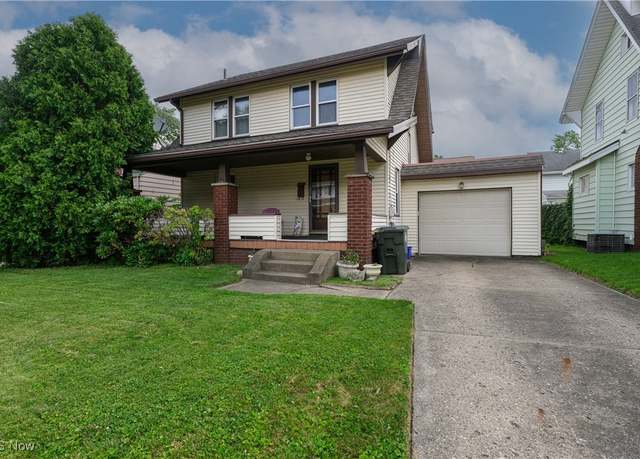 Property at 1014 Bellflower Ave SW, Canton, OH 44710, 3 beds, 2 baths