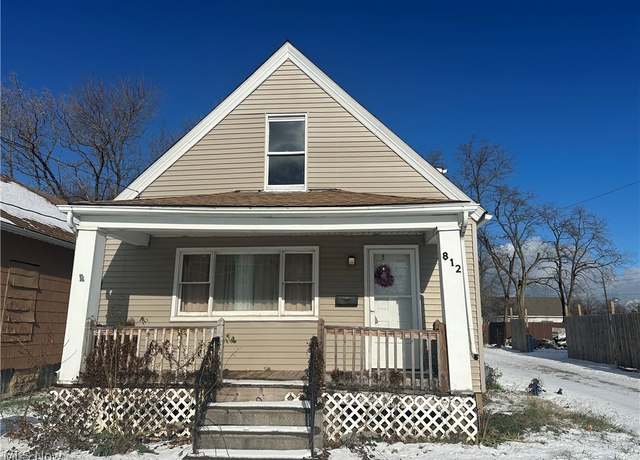 Property at 812 W 18th St, Lorain, OH 44052, 3 beds, 1 bath