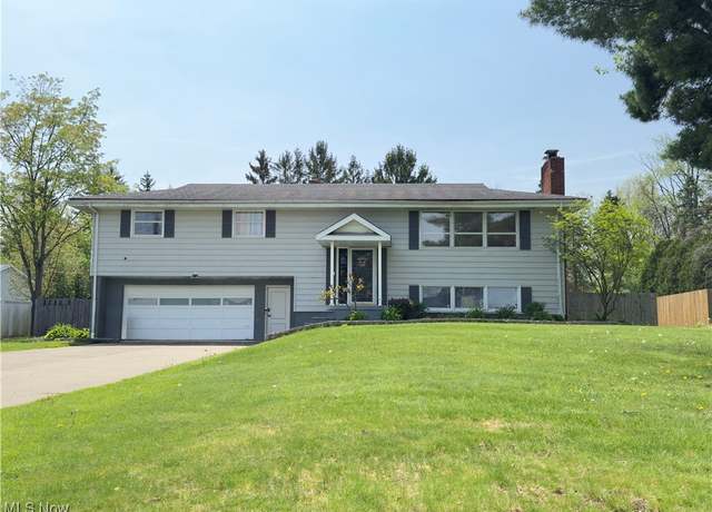Property at 13760 Overcrest St NE, Alliance, OH 44601, 4 beds, 2.5 baths