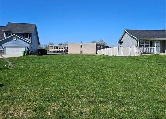 Property at 377 Hubbell Cir, Bedford, OH 44146