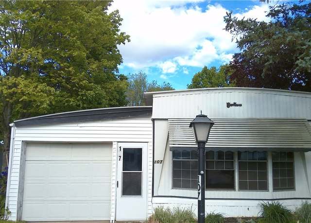 Property at 107 Thomas Blvd NW, Massillon, OH 44647, 2 beds, 1 bath