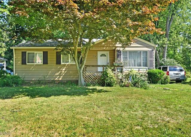 Property at 910 W 3rd St, Niles, OH 44446, 3 beds, 1 bath