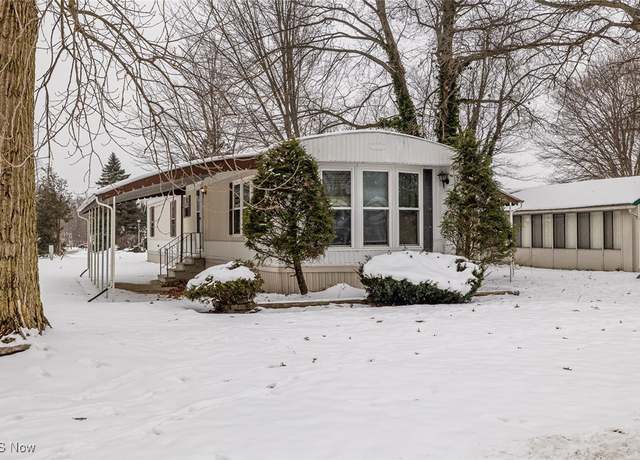 Property at 41 Parkway Dr, Olmsted Township, OH 44138, 2 beds, 1 bath