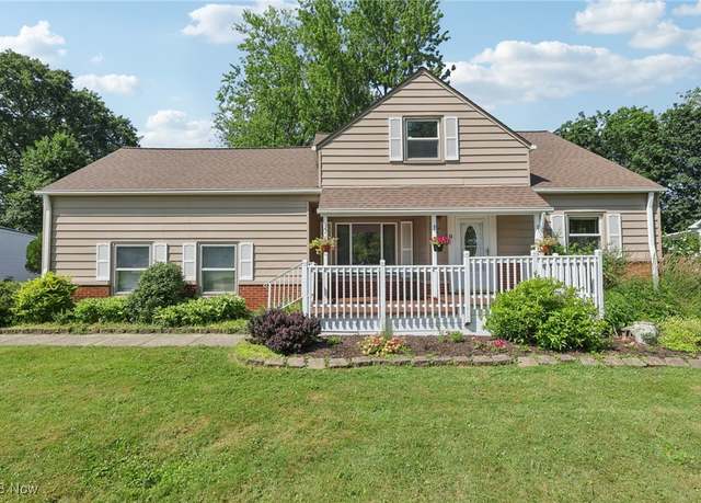 Property at 11 Shawondassee Dr, Eastlake, OH 44095, 4 beds, 2.5 baths