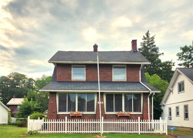 Property at 136 Rosemont Ave, Austintown, OH 44515, 3 beds, 1.5 baths