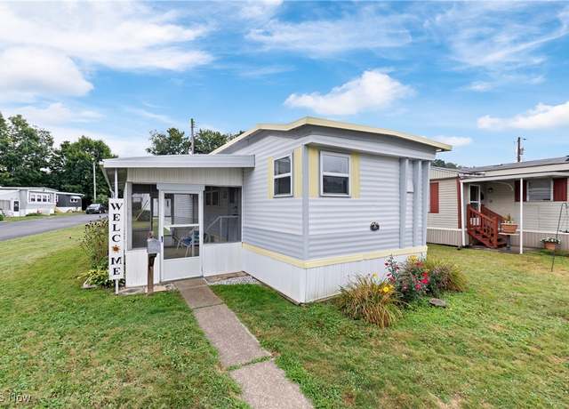 Property at 96 Helen St, Barberton, OH 44203, 2 beds, 1 bath